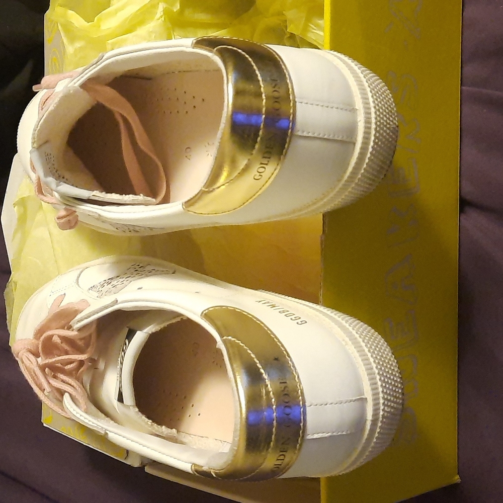 Shoes - Picture 3 of 4